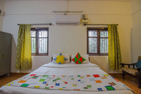 OYO Home 16070 Decent Studio