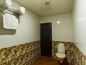 OYO Home 16070 Decent Studio