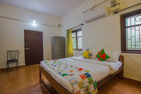 OYO Home 16070 Decent Studio