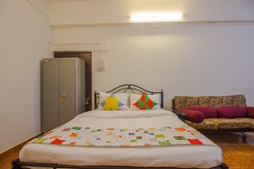 OYO Home 16070 Decent Studio