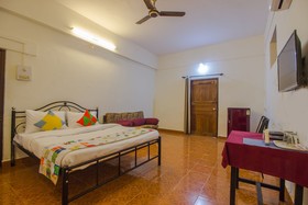 OYO Home 16070 Decent Studio