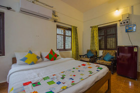 OYO Home 16070 Decent Studio