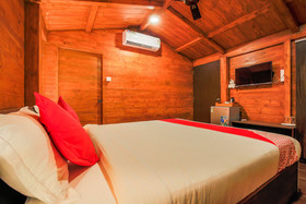 The Spot Bar Hotel by OYO Rooms