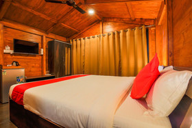 The Spot Bar Hotel by OYO Rooms