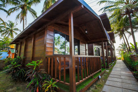 The Spot Bar Hotel by OYO Rooms