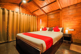 The Spot Bar Hotel by OYO Rooms