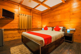 The Spot Bar Hotel by OYO Rooms