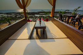 The Spot Bar Hotel by OYO Rooms