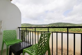 Greenery Villa by OYO Rooms