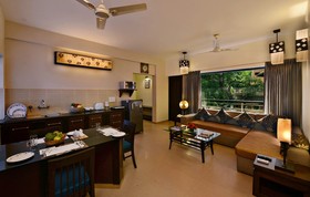 La Sunila Clarks Inn Suites
