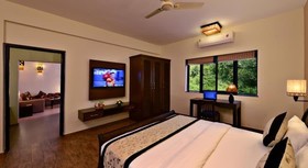 La Sunila Clarks Inn Suites