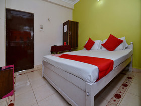 Angelina Guesthouse by OYO Rooms