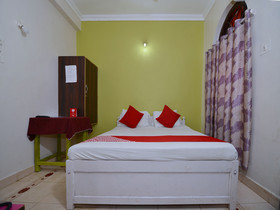 Angelina Guesthouse by OYO Rooms