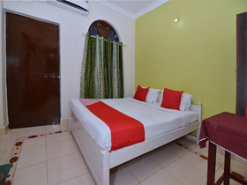 Angelina Guesthouse by OYO Rooms