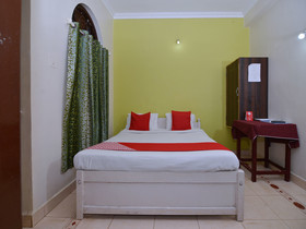 Angelina Guesthouse by OYO Rooms