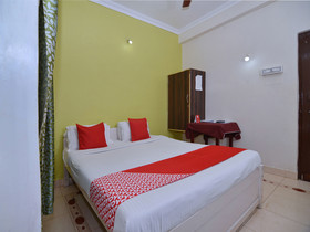 Angelina Guesthouse by OYO Rooms