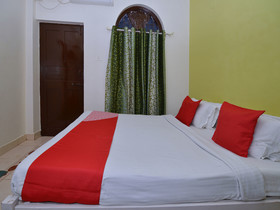 Angelina Guesthouse by OYO Rooms