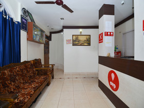 Angelina Guesthouse by OYO Rooms