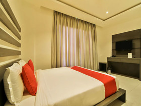 OYO 14676 Flagship Baga Alchemy Creek