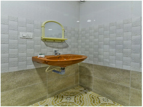 Porto De Vintage House by OYO