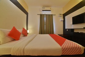 Reddy's Hotel by OYO Rooms