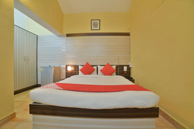 Reddy's Hotel by OYO Rooms