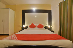 Reddy's Hotel by OYO Rooms
