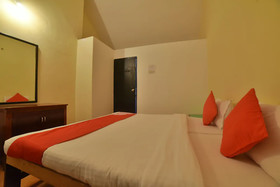 Reddy's Hotel by OYO Rooms