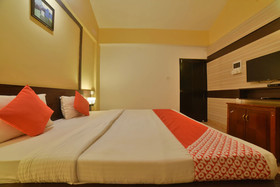 Reddy's Hotel by OYO Rooms