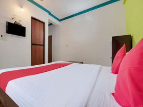 Waves 18 By OYO Rooms