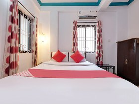 Waves 18 By OYO Rooms