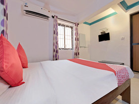 Waves 18 By OYO Rooms