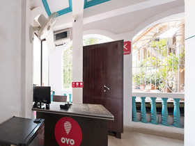 Waves 18 By OYO Rooms