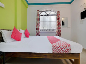 Waves 18 By OYO Rooms