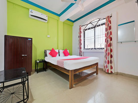 Waves 18 By OYO Rooms