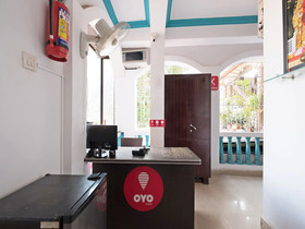 Waves 18 By OYO Rooms