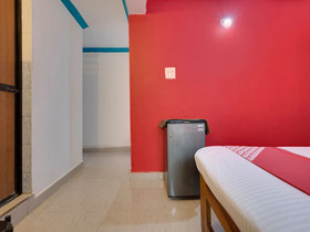 Waves 18 By OYO Rooms