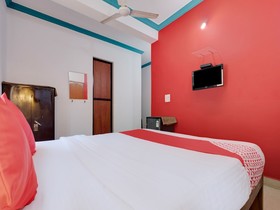 Waves 18 By OYO Rooms