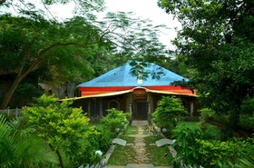 Saraya Art Cafe Bed and Breakfast