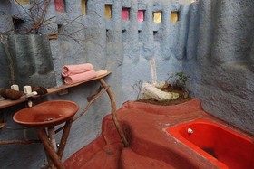 Saraya Art Cafe Bed and Breakfast