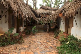 Saraya Art Cafe Bed and Breakfast