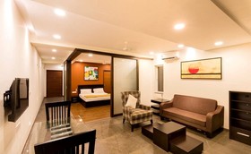 Aarju Luxurious Wave