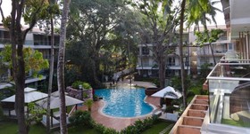 Aarju Luxurious Wave