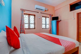 Alfa Guest House by OYO Rooms