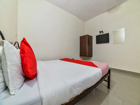 Bharat Guest House by OYO Rooms
