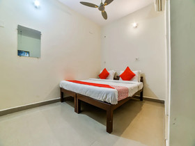 Bharat Guest House by OYO Rooms