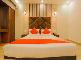 Colleins Holiday Homes By OYO Rooms