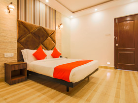 Colleins Holiday Homes By OYO Rooms