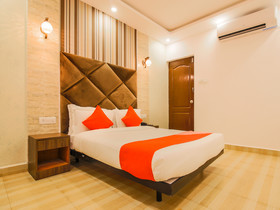 Colleins Holiday Homes By OYO Rooms