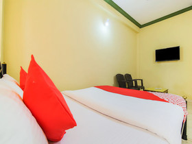 Crystal Holiday Homes by OYO Rooms